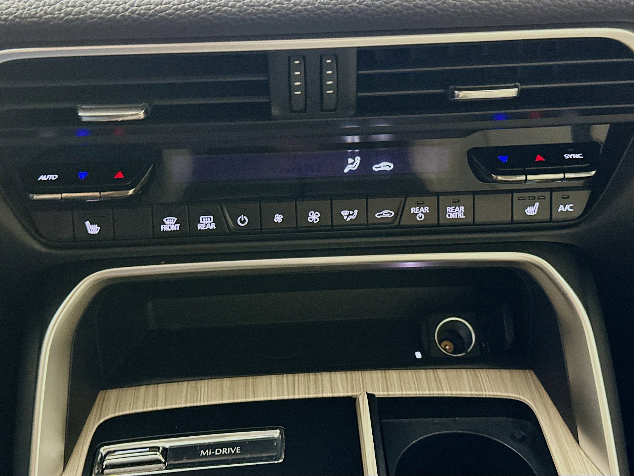 Used 2024 MAZDA CX-90 Plug-In Hybrid w/ Premium Pkg AWD/4WD image 24