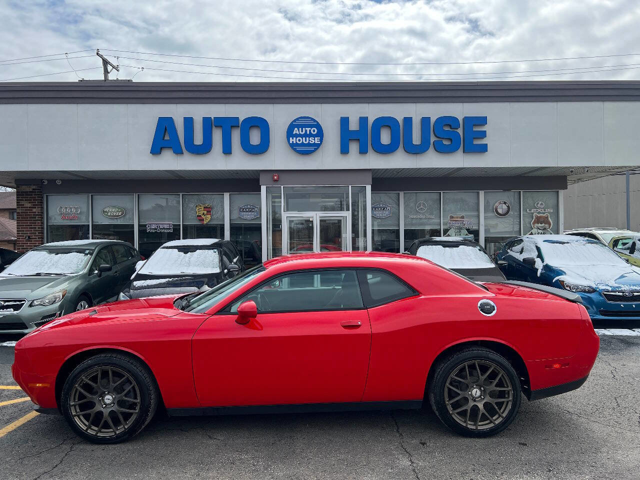 Used 2015 Dodge Challenger SXT image 8