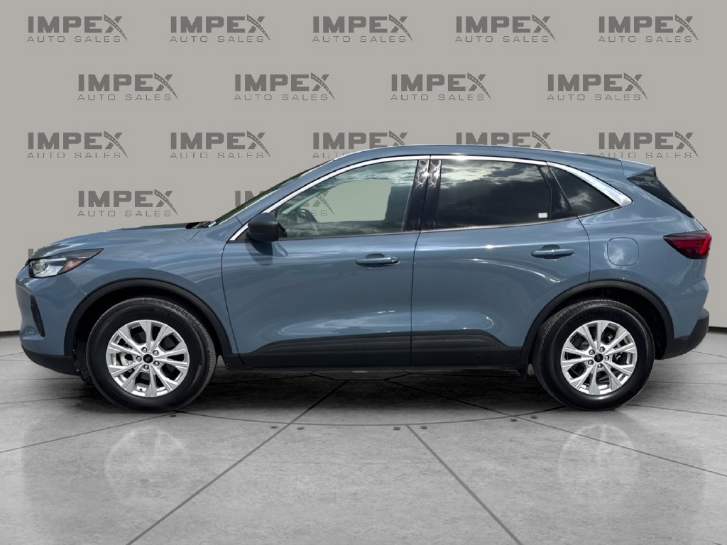 Used 2024 Ford Escape Active w/ Tech Pack #1 FWD image 2