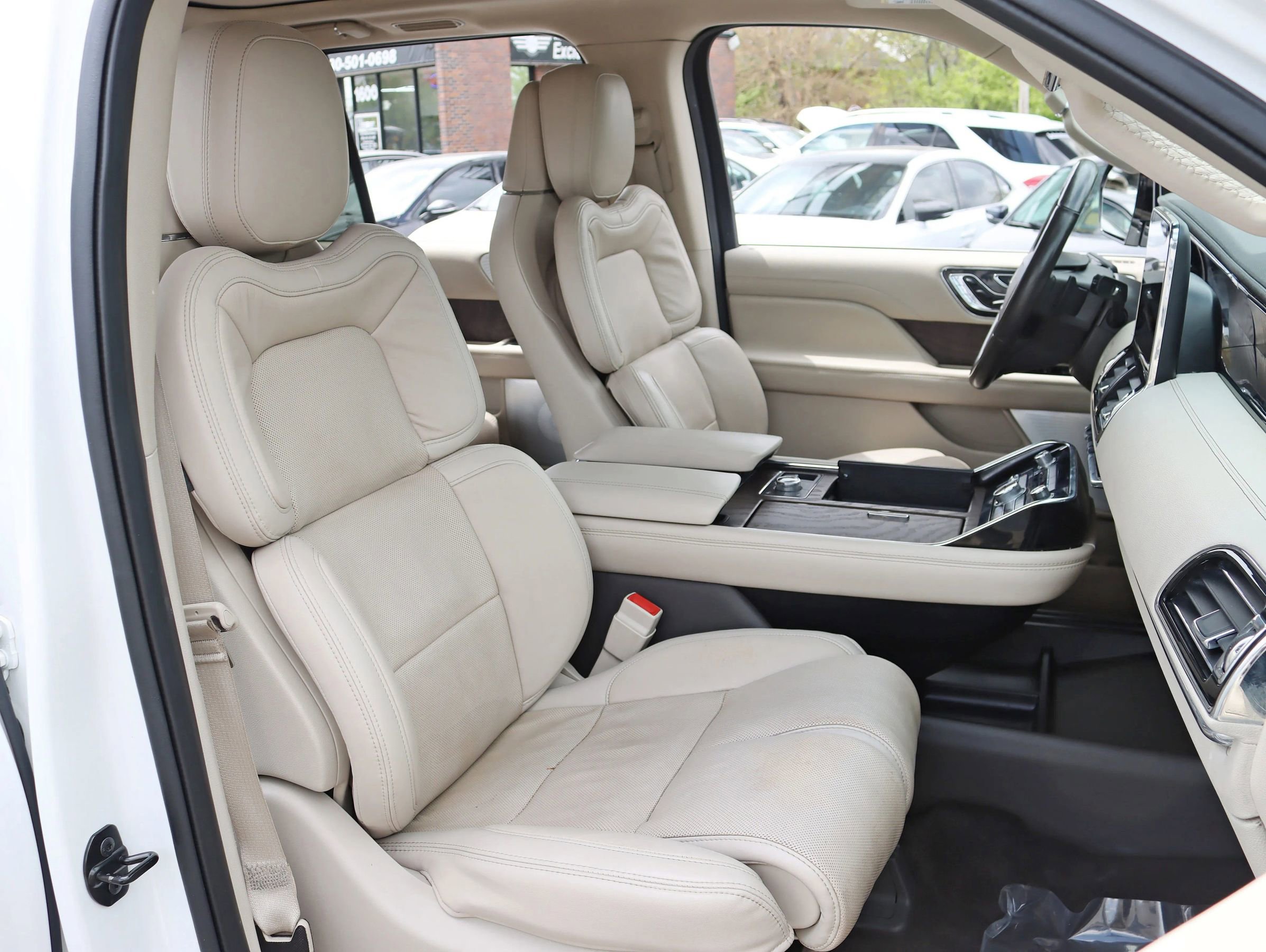 Used 2020 Lincoln Navigator L Reserve w/ Luxury Package AWD/4WD image 33