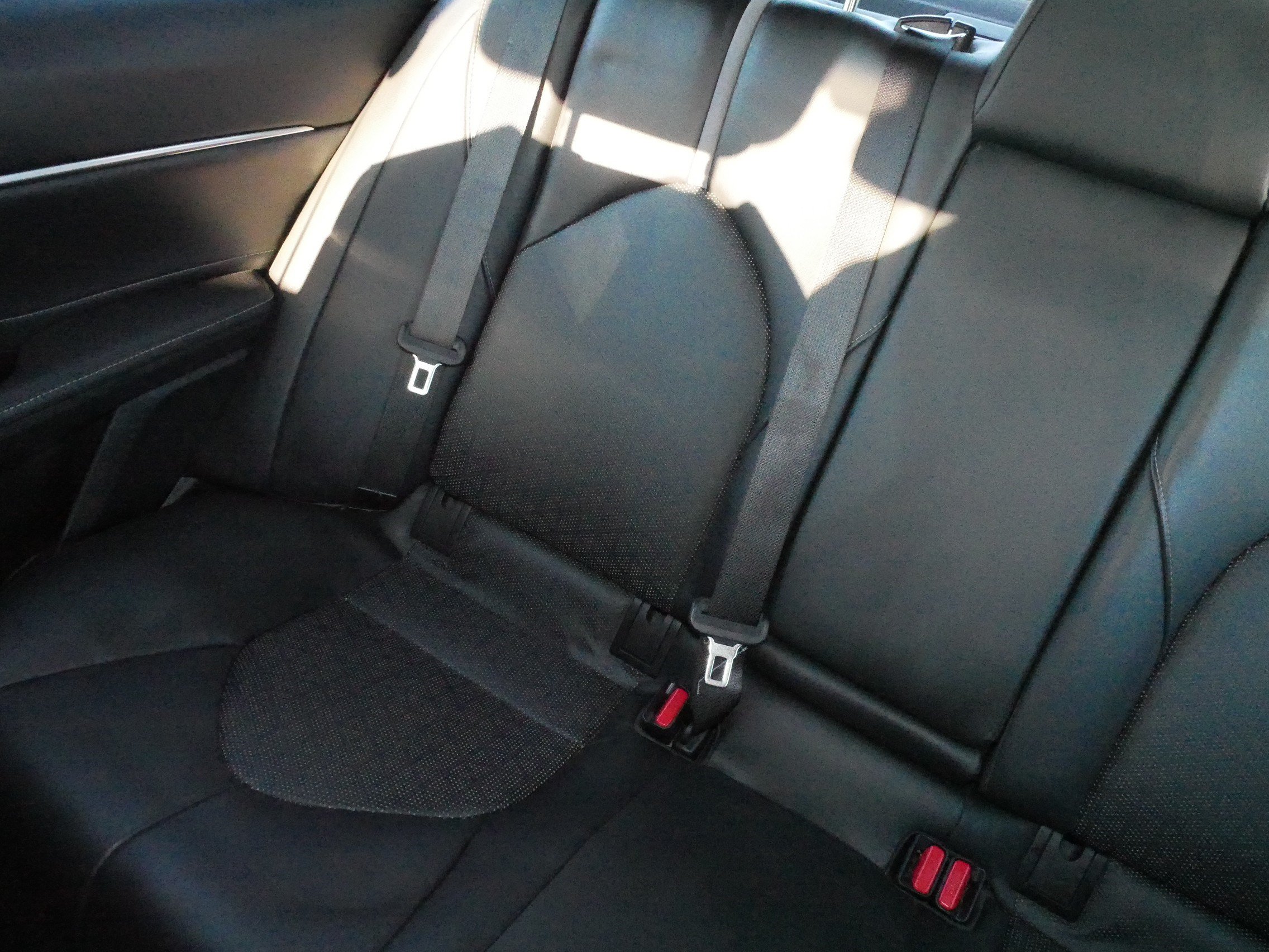 Used 2018 Toyota Camry XSE FWD image 12