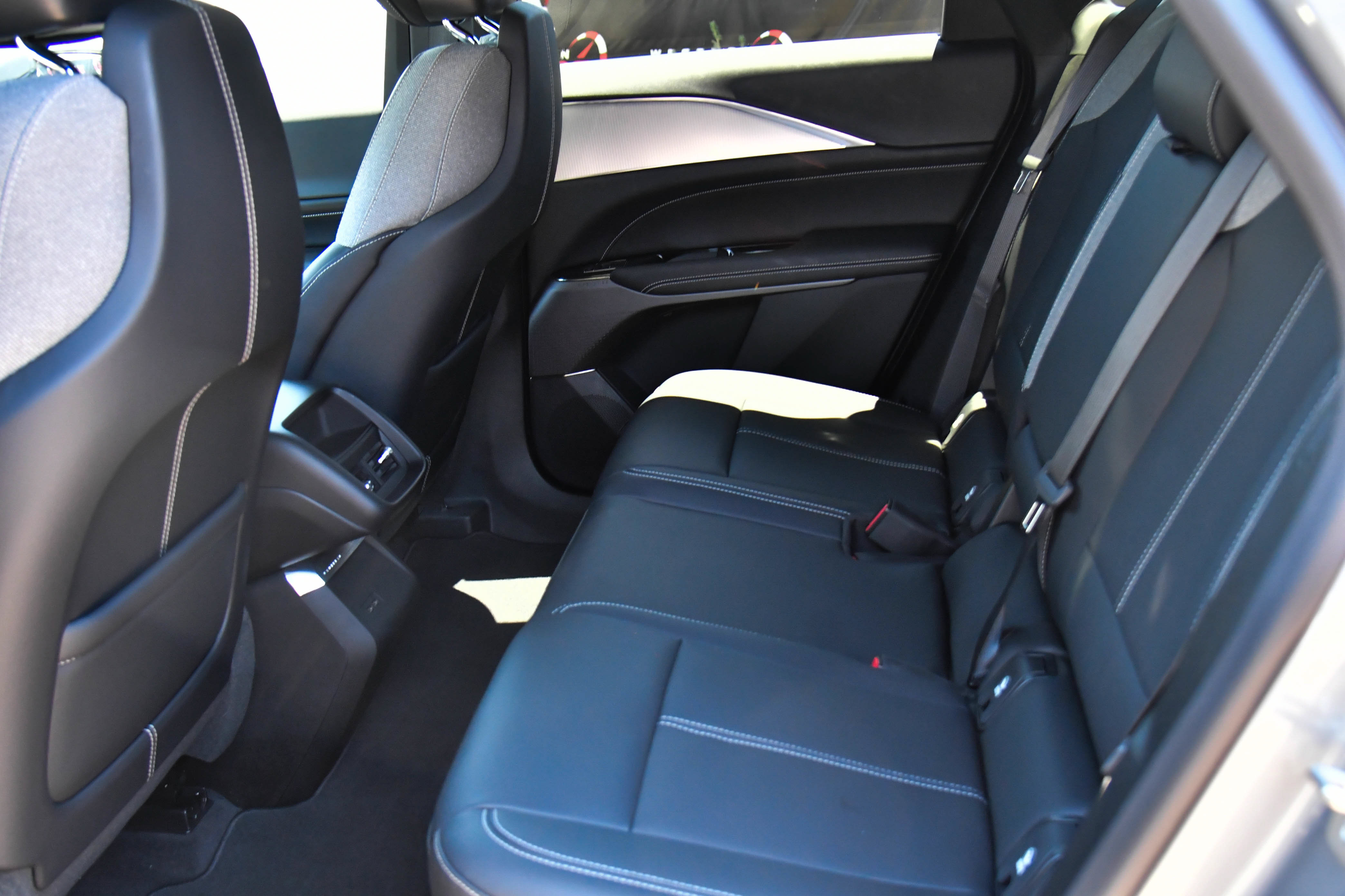 Used 2024 Cadillac Lyriq Tech RWD image 41