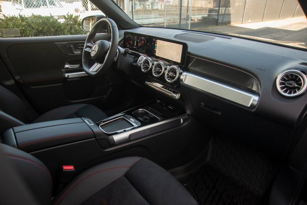 Certified 2025 Mercedes-Benz GLB 250 4MATIC image 35