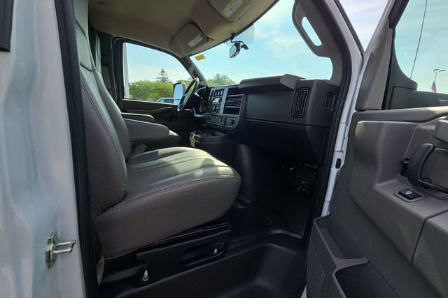 New 2026 GMC Savana 3500 w/ Power Convenience Package RWD image 24