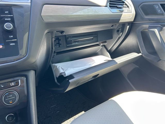Used 2020 Volkswagen Tiguan SE w/ Panoramic Sunroof Package FWD image 38