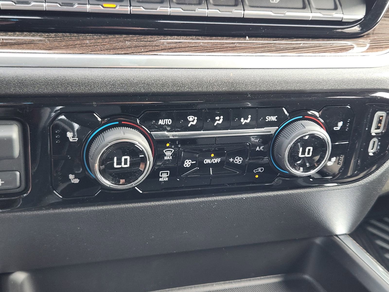 New 2026 Chevrolet Silverado 3500 LT image 18