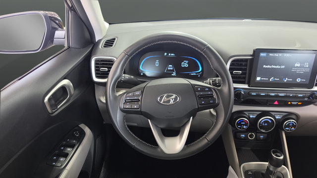 Certified 2025 Hyundai Venue SEL FWD image 16