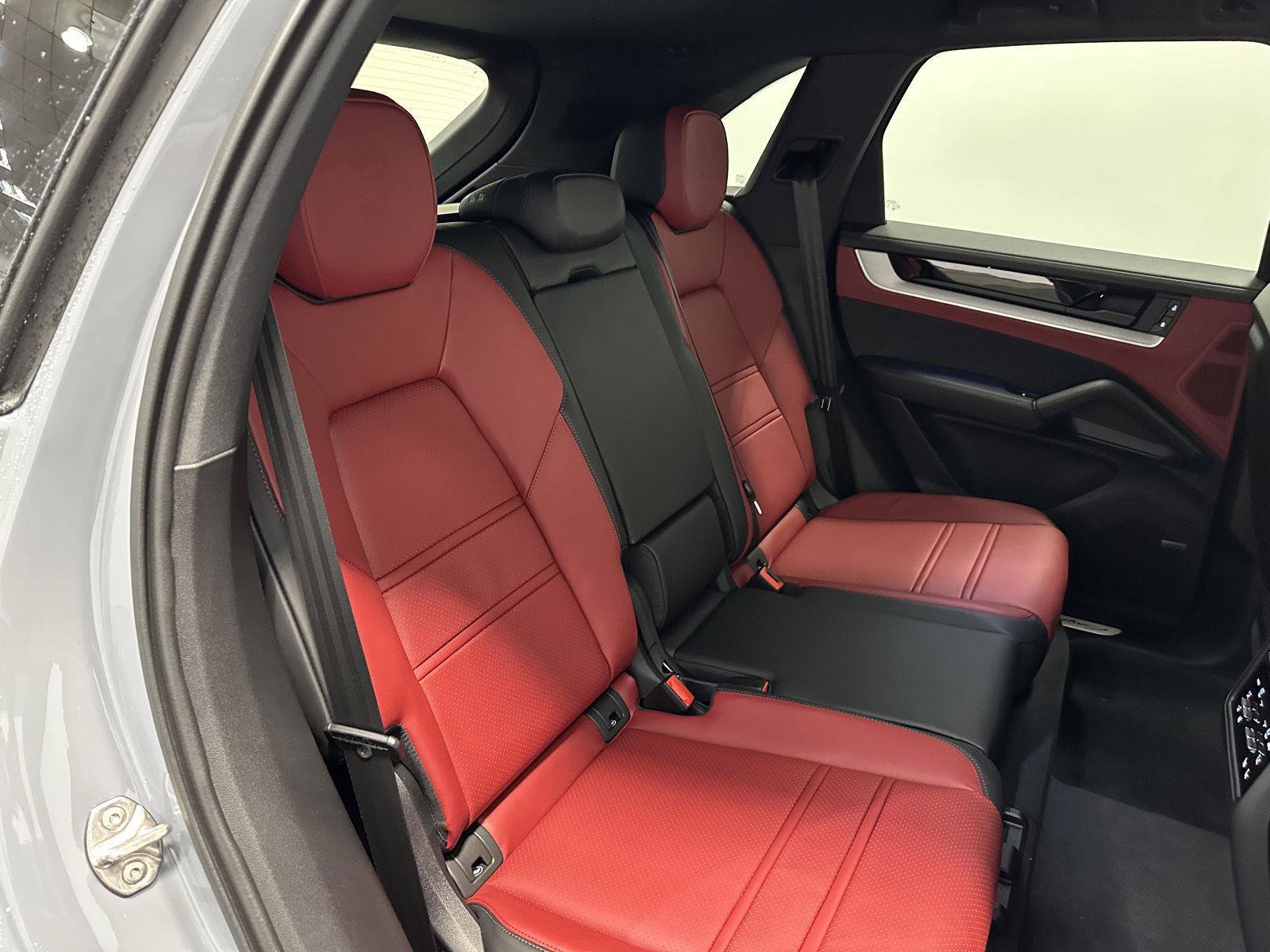New 2026 Porsche Cayenne Coupe AWD/4WD image 40