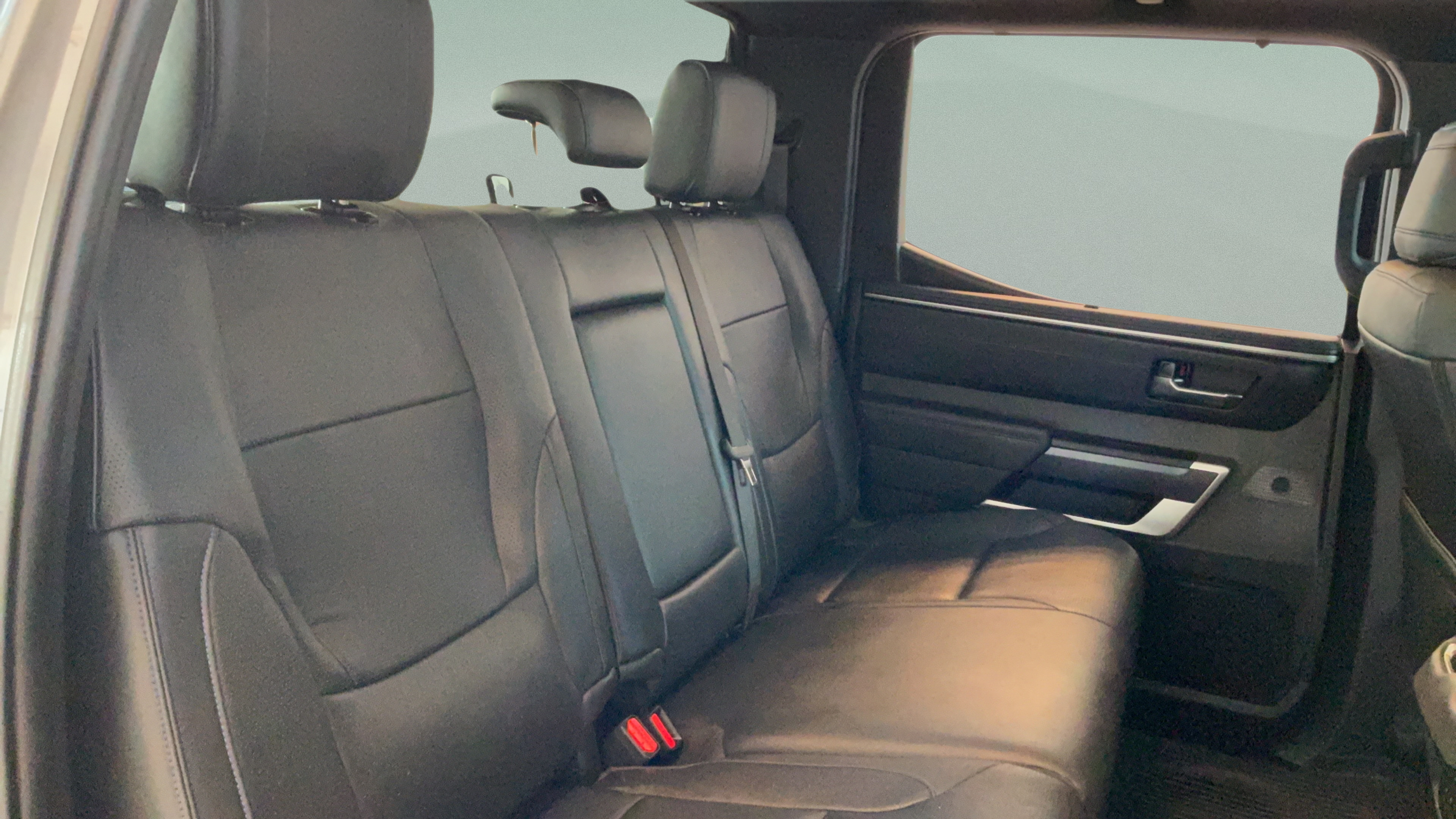 Used 2024 Toyota Tundra Platinum AWD/4WD image 39