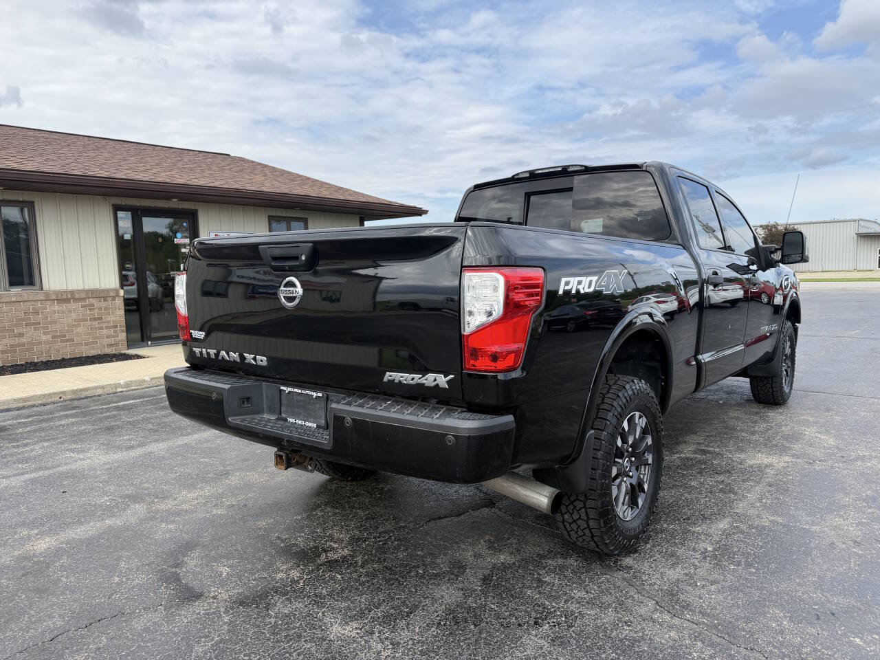Used 2016 Nissan Titan PRO-4X AWD/4WD image 8