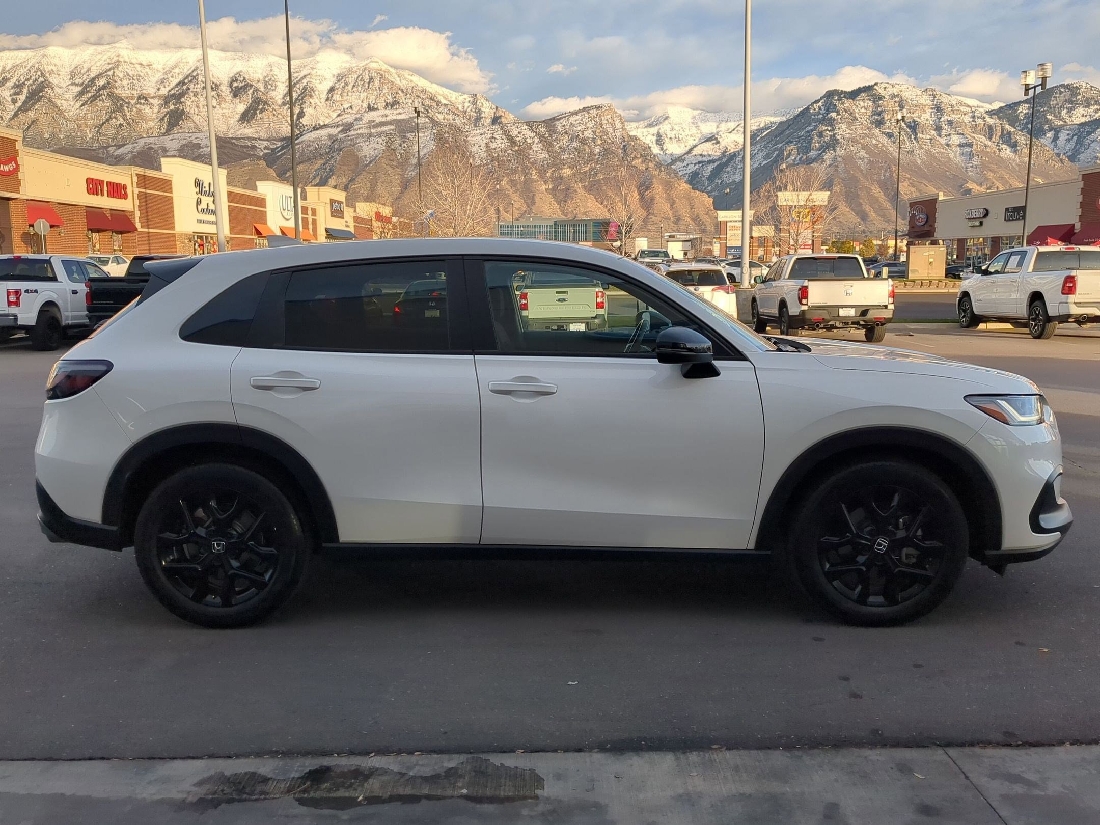 Certified 2025 Honda HR-V Sport image 2