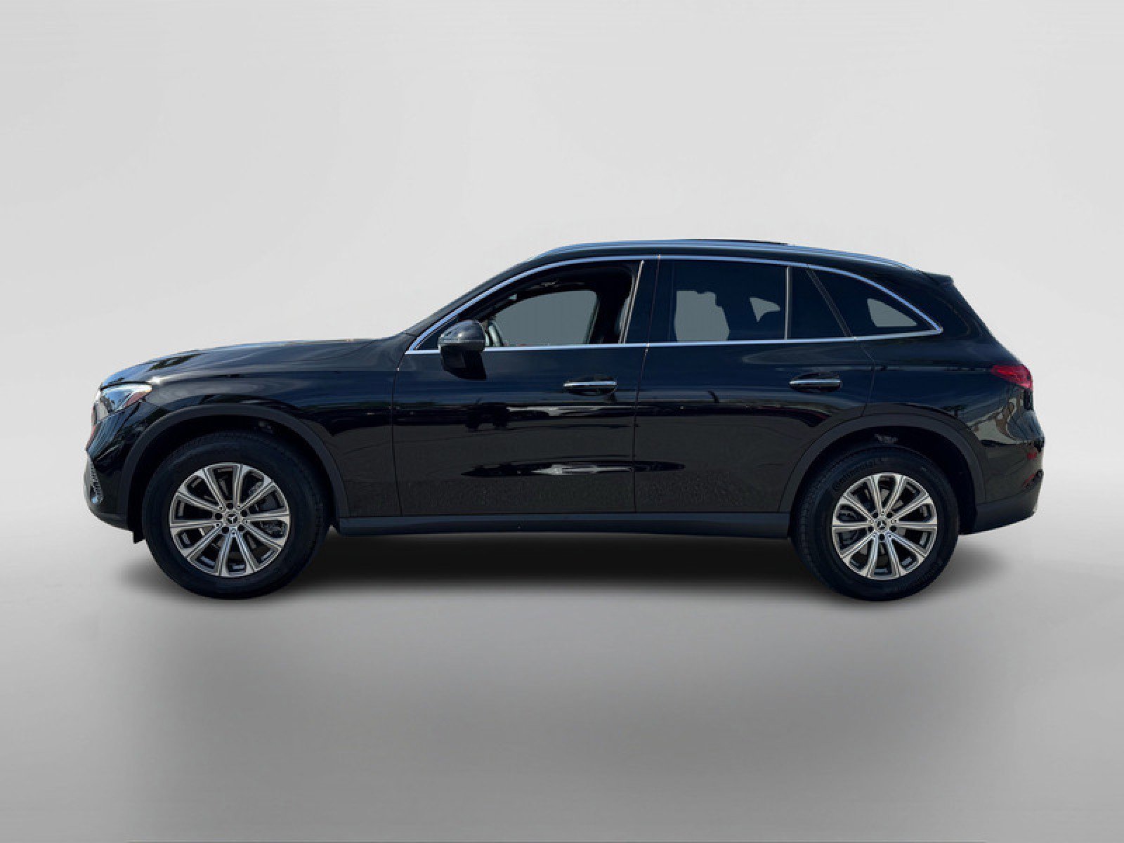 Certified 2026 Mercedes-Benz GLC 300 4MATIC image 2