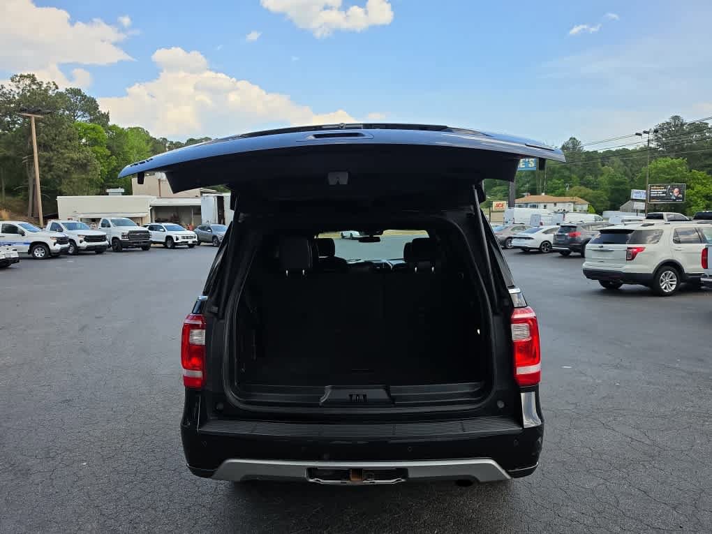 Used 2019 Ford Expedition XLT w/ Equipment Group 202A AWD/4WD image 30
