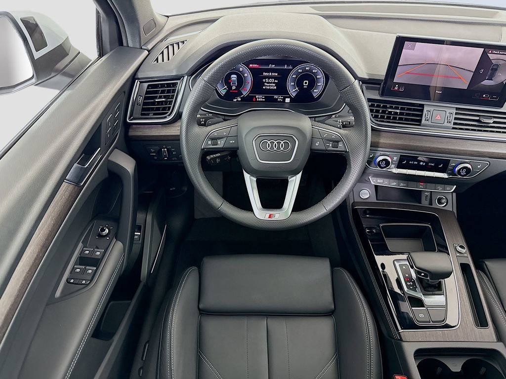Certified 2025 Audi Q5 e Premium Plus w/ Premium Plus Package AWD/4WD image 10