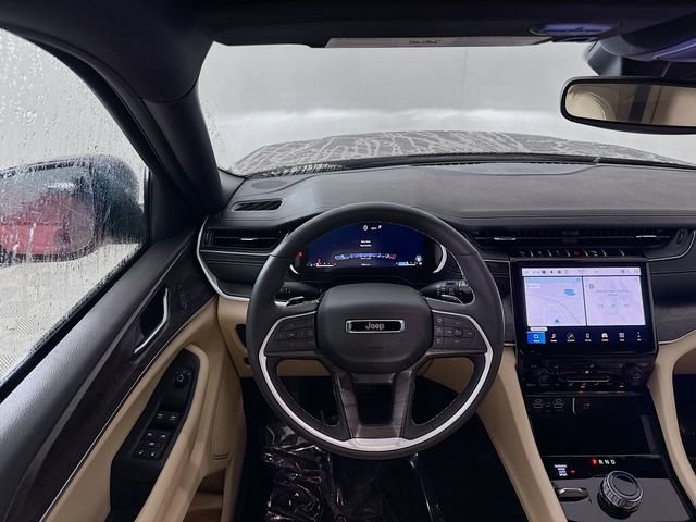 Used 2024 Jeep Grand Cherokee Limited image 22