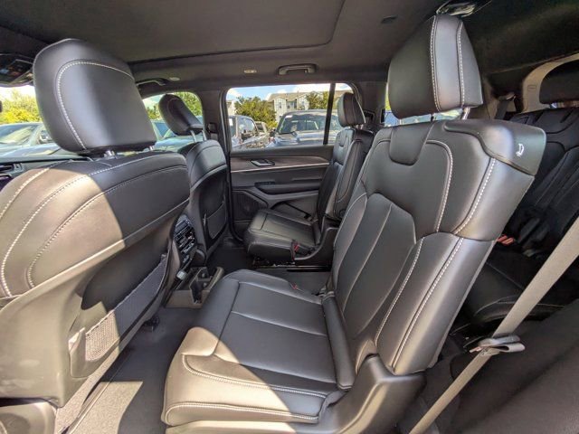 New 2025 Jeep Grand Cherokee L Limited w/ Black Appearance Package image 12