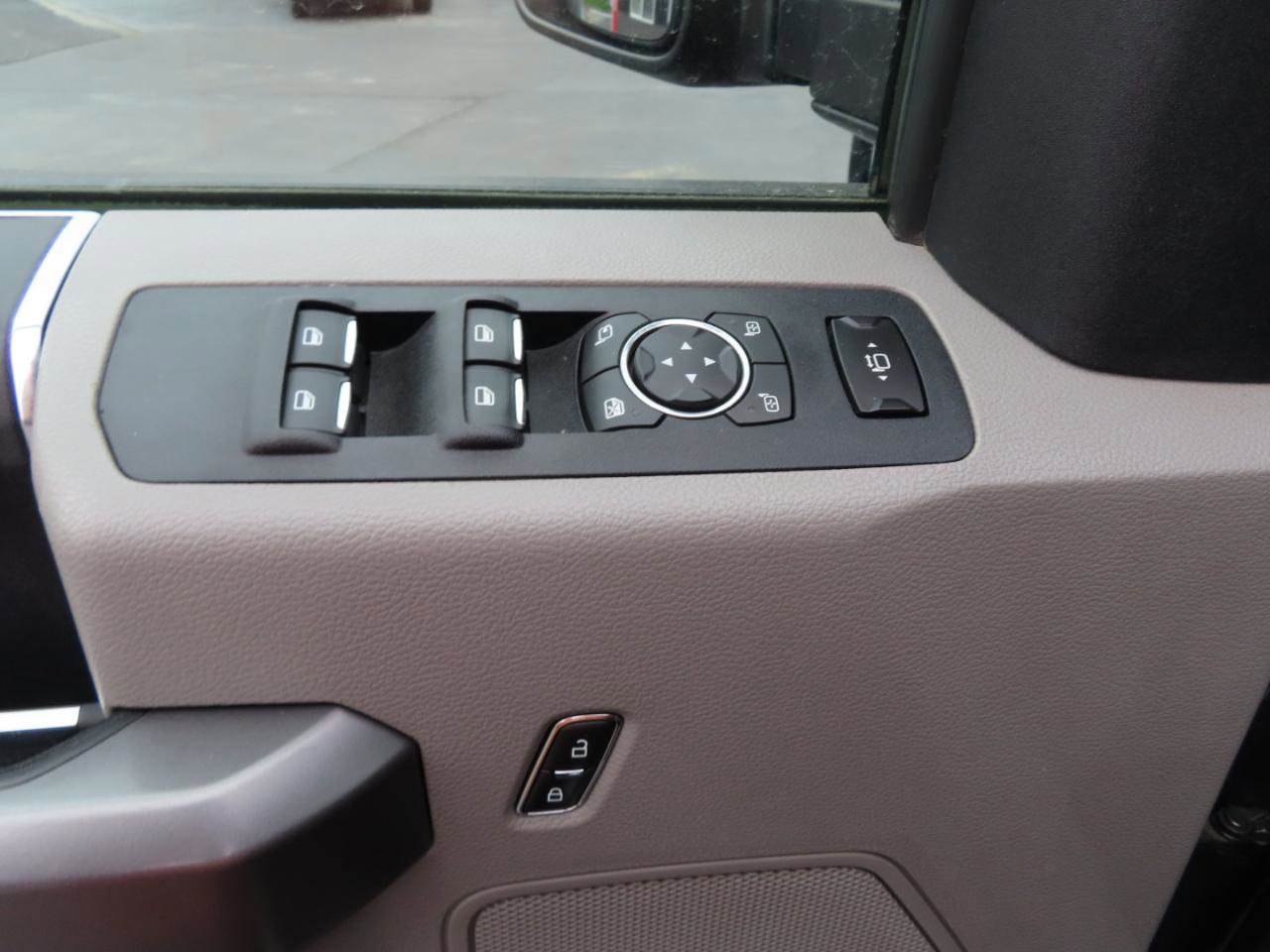 Used 2019 Ford F250 XLT w/ XLT Value Package image 27