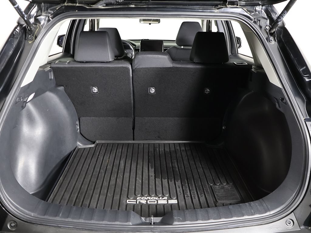 Used 2023 Toyota Corolla Cross LE FWD image 17