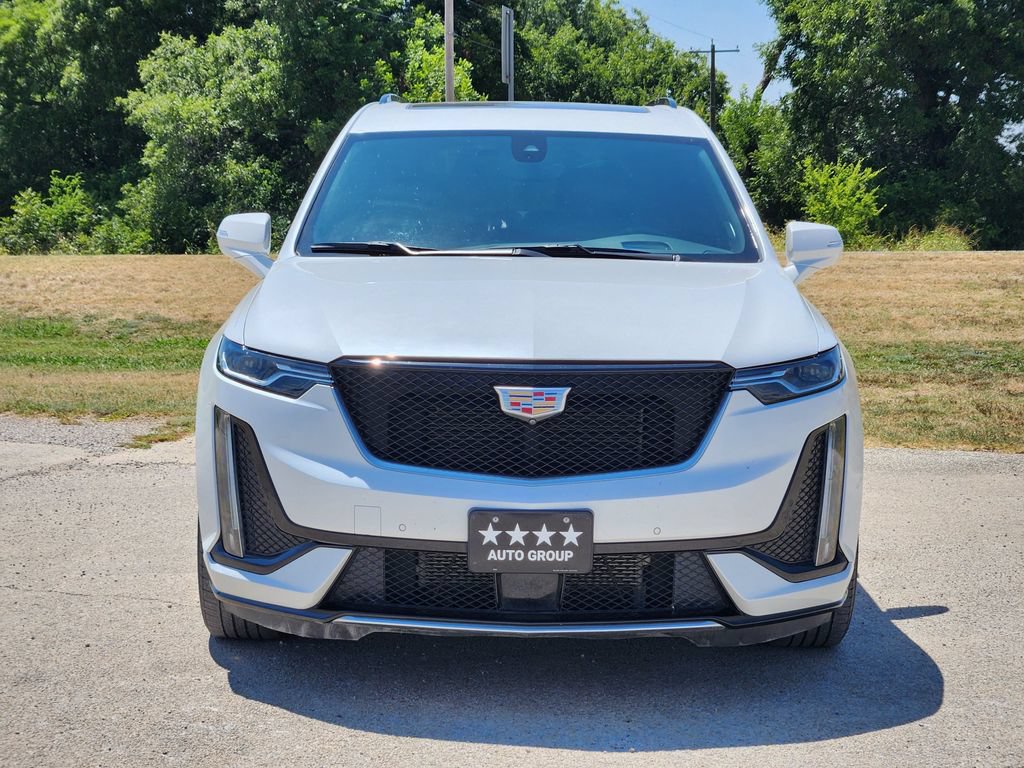 Used 2023 Cadillac XT6 Sport w/ Technology Package AWD/4WD image 2
