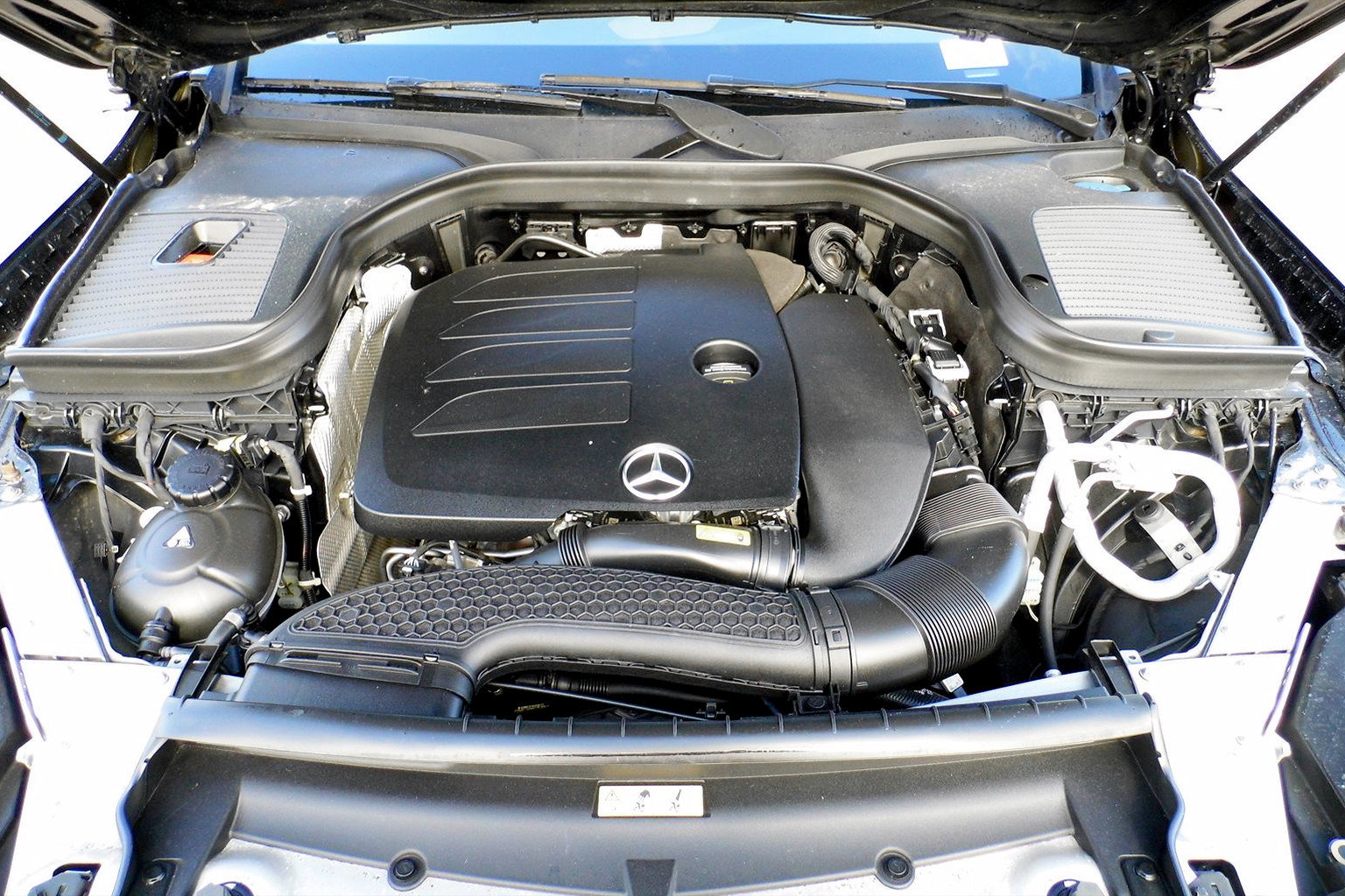 Used 2021 Mercedes-Benz GLC 300 w/ AMG Line image 26