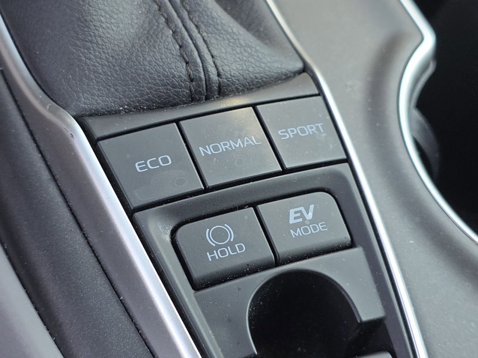 Used 2024 Toyota Camry LE FWD image 9