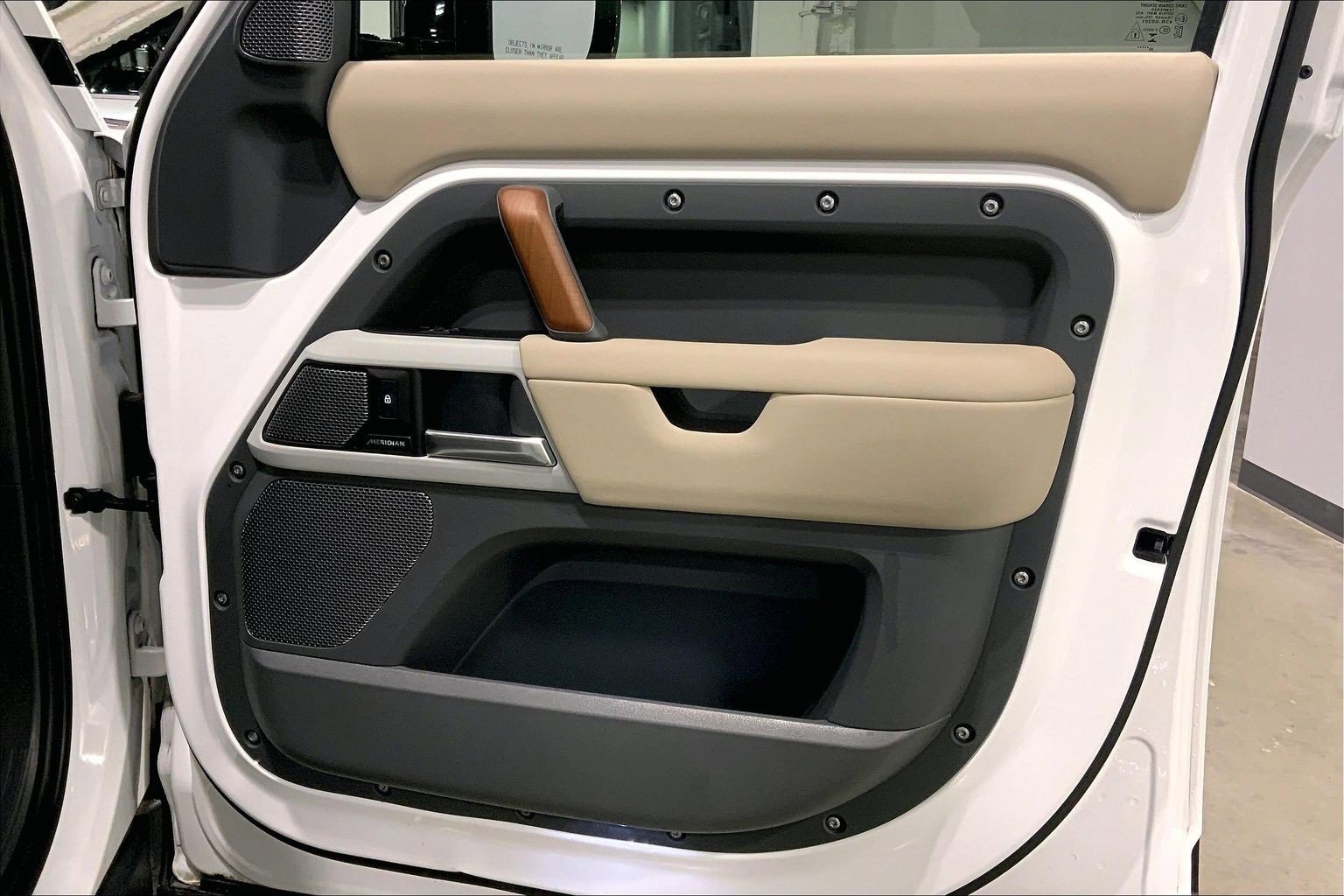 Used 2024 Land Rover Defender 110 S image 22