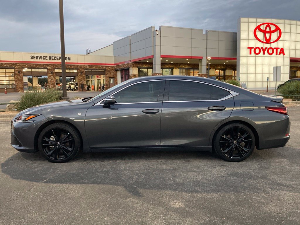 Used 2024 Lexus ES 350 F Sport w/ Accessory Package (Z2) FWD image 8