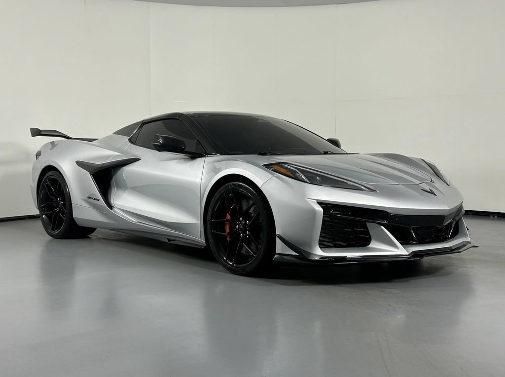 Used 2026 Chevrolet Corvette Z06 RWD image 6