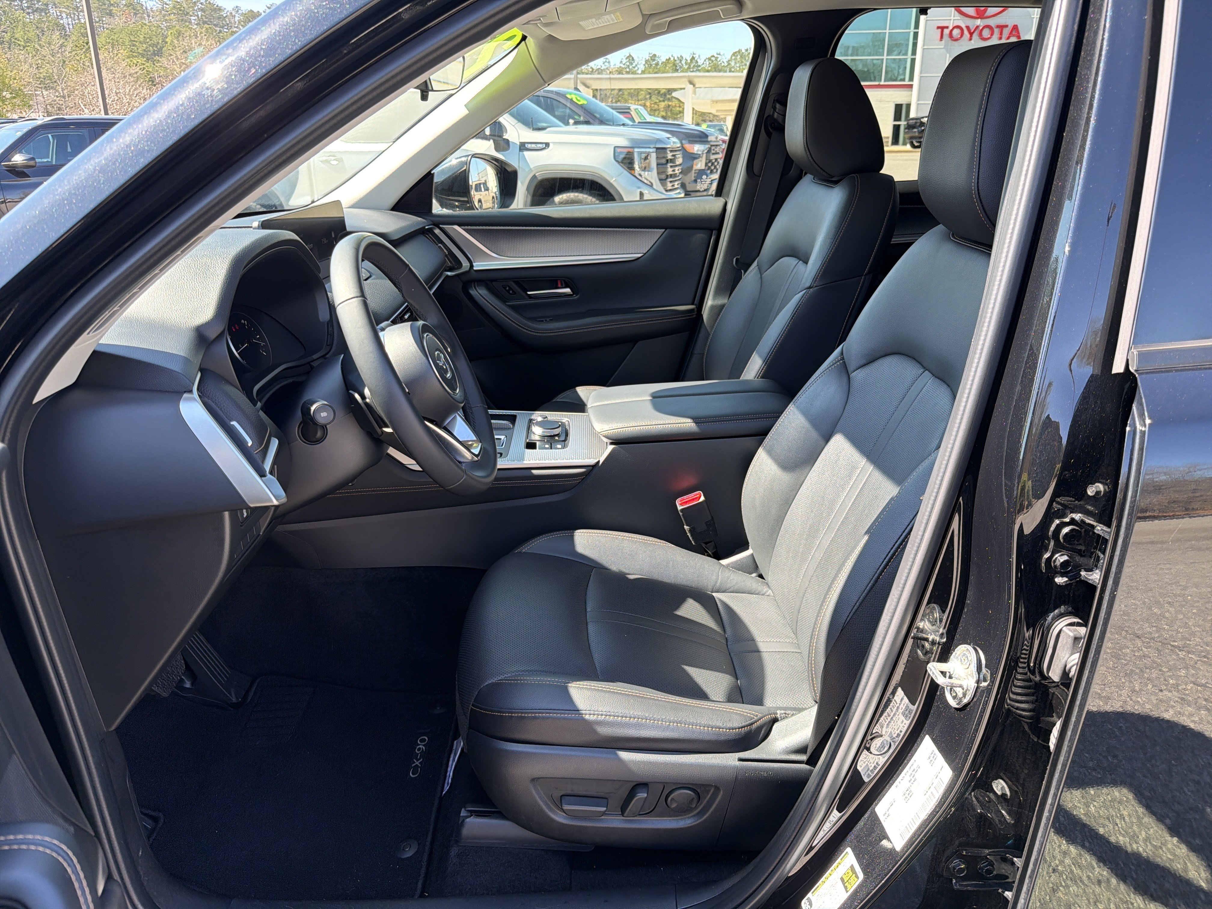 Used 2025 MAZDA CX-90 3.3 Turbo w/ Preferred Package image 19