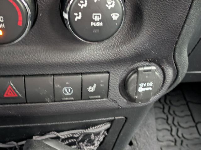 Used 2017 Jeep Wrangler Unlimited Sahara image 29