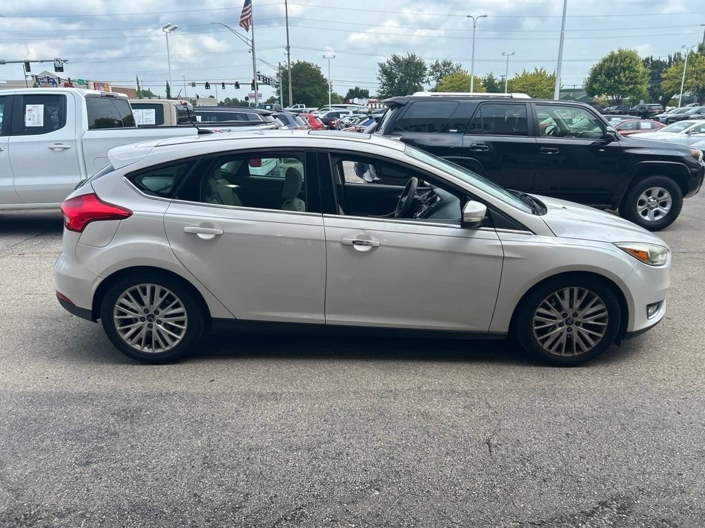Used 2015 Ford Focus Titanium FWD image 6