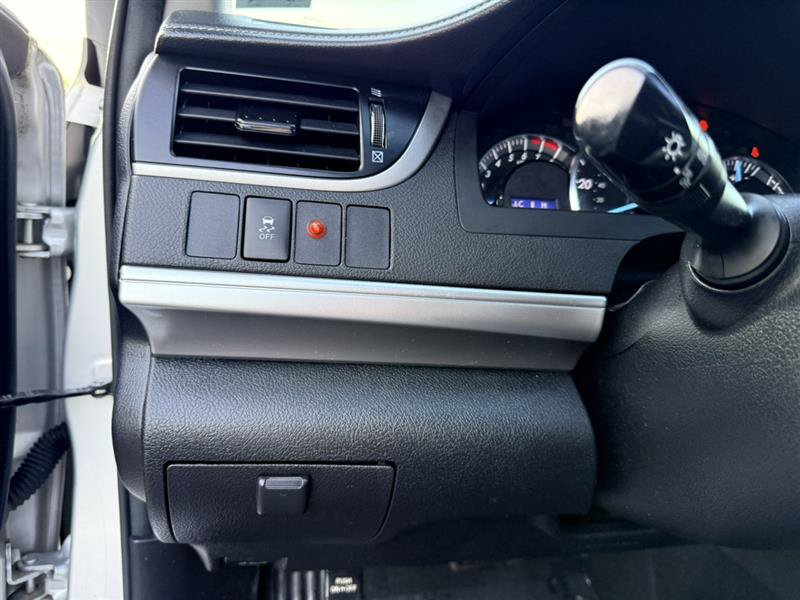 Used 2013 Toyota Camry SE w/ Preferred Accessory Pkg FWD image 27
