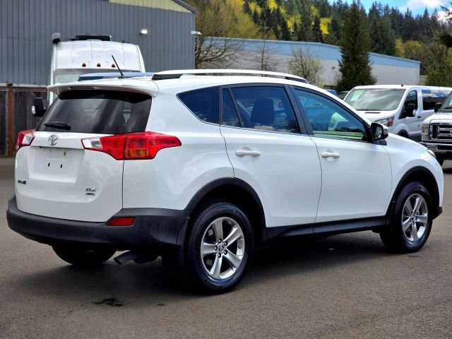 Used 2015 Toyota RAV4 XLE AWD/4WD image 7