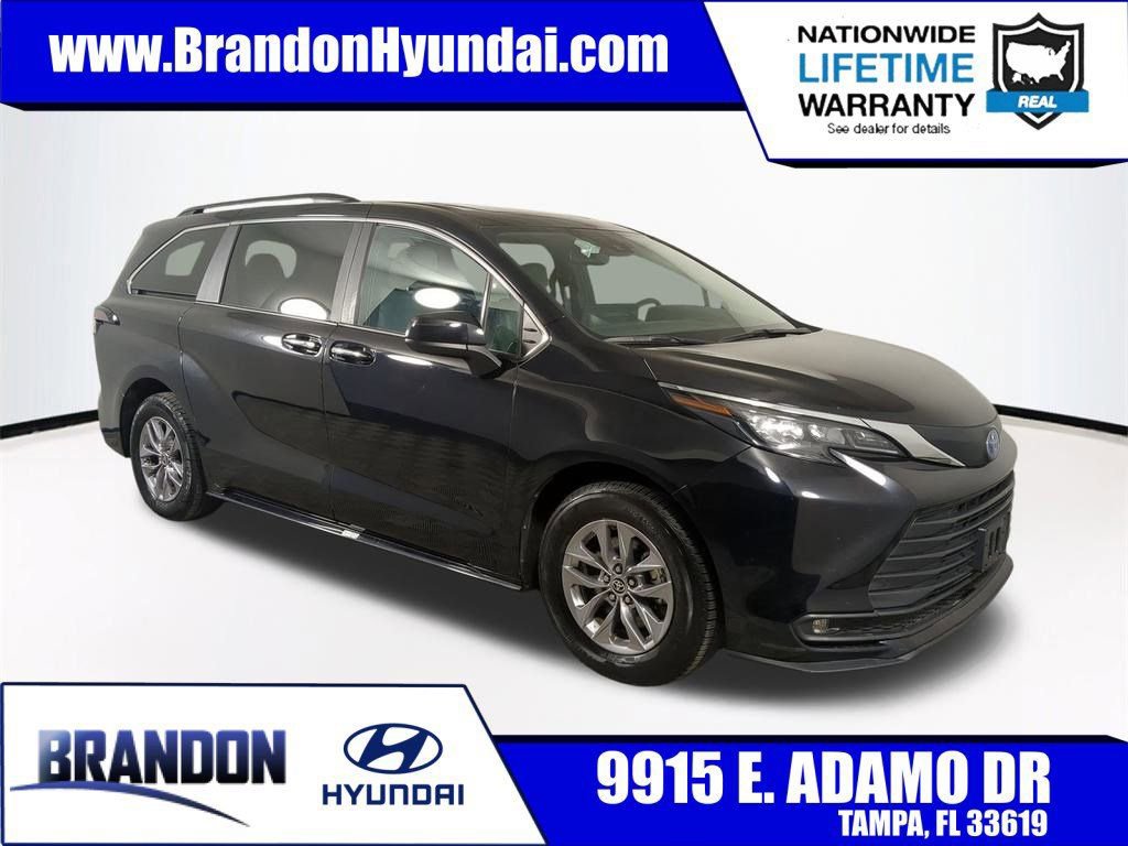 Used 2025 Toyota Sienna XLE