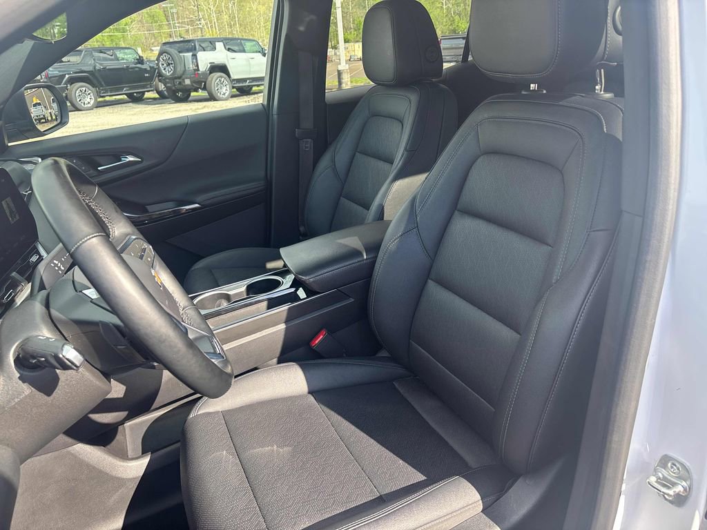 Used 2025 Chevrolet Equinox LT w/ Convenience Package II AWD/4WD image 12