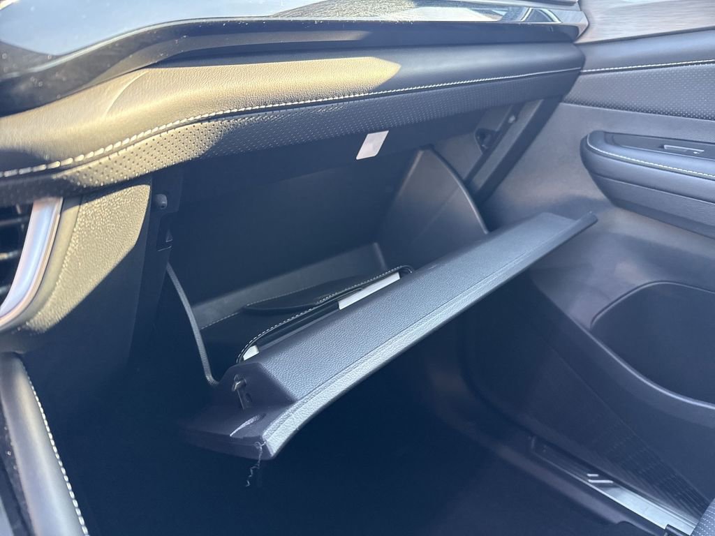 Used 2025 Volkswagen Atlas Cross Sport SE w/ Black Wheel Package image 39