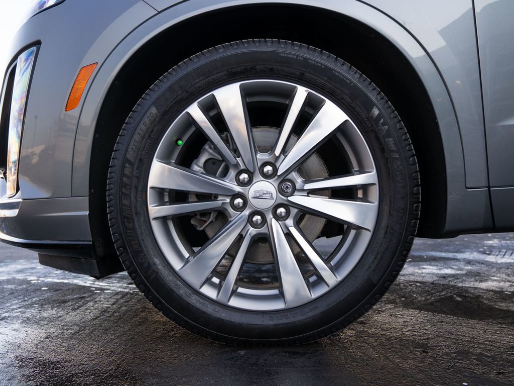 Used 2022 Cadillac XT6 Premium Luxury image 11