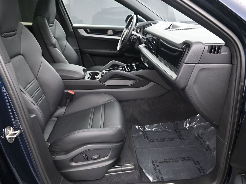 Certified 2024 Porsche Cayenne Coupe image 26