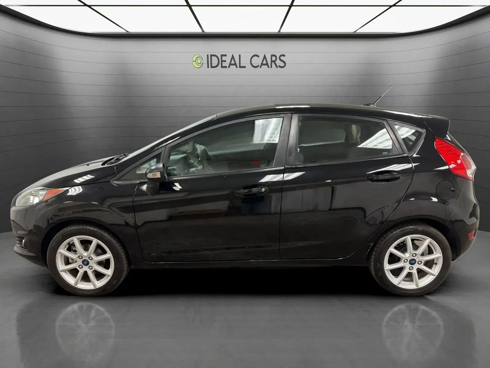 Used 2019 Ford Fiesta SE w/ Equipment Group 201A FWD image 8
