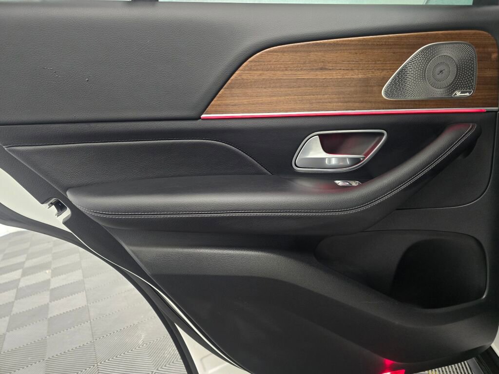 Used 2025 Mercedes-Benz GLE 350 4MATIC w/ Driver Assistance Package image 20