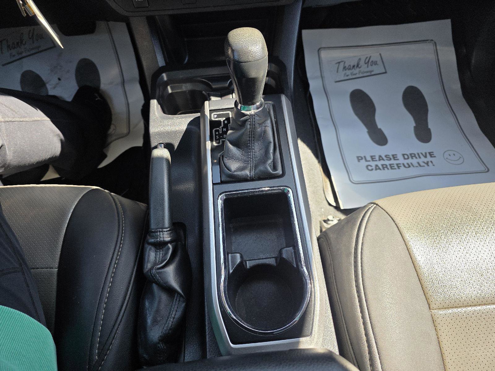 Used 2016 Toyota Tacoma SR5 w/ SR5 Appearance Package (SN) image 22