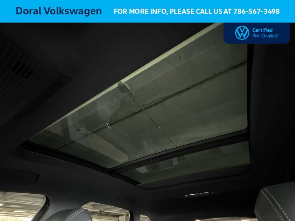 Used 2024 Audi Q4 e-tron Premium Plus w/ Premium Plus AWD/4WD image 17