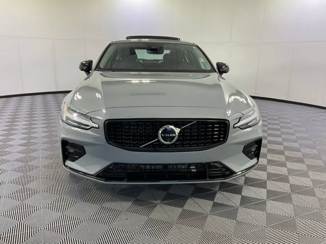 Certified 2024 Volvo S60 B5 Plus AWD/4WD image 2