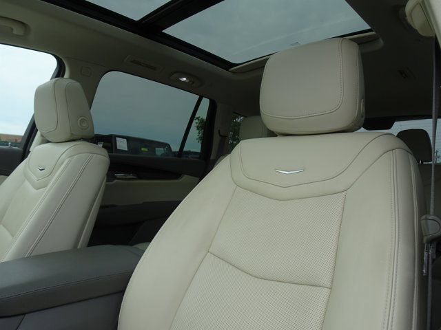 Used 2024 Cadillac XT6 Premium Luxury w/ LPO, Floor Liner Package AWD/4WD image 11