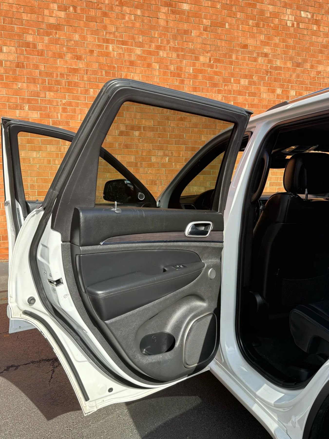 Used 2018 Jeep Grand Cherokee Overland image 12