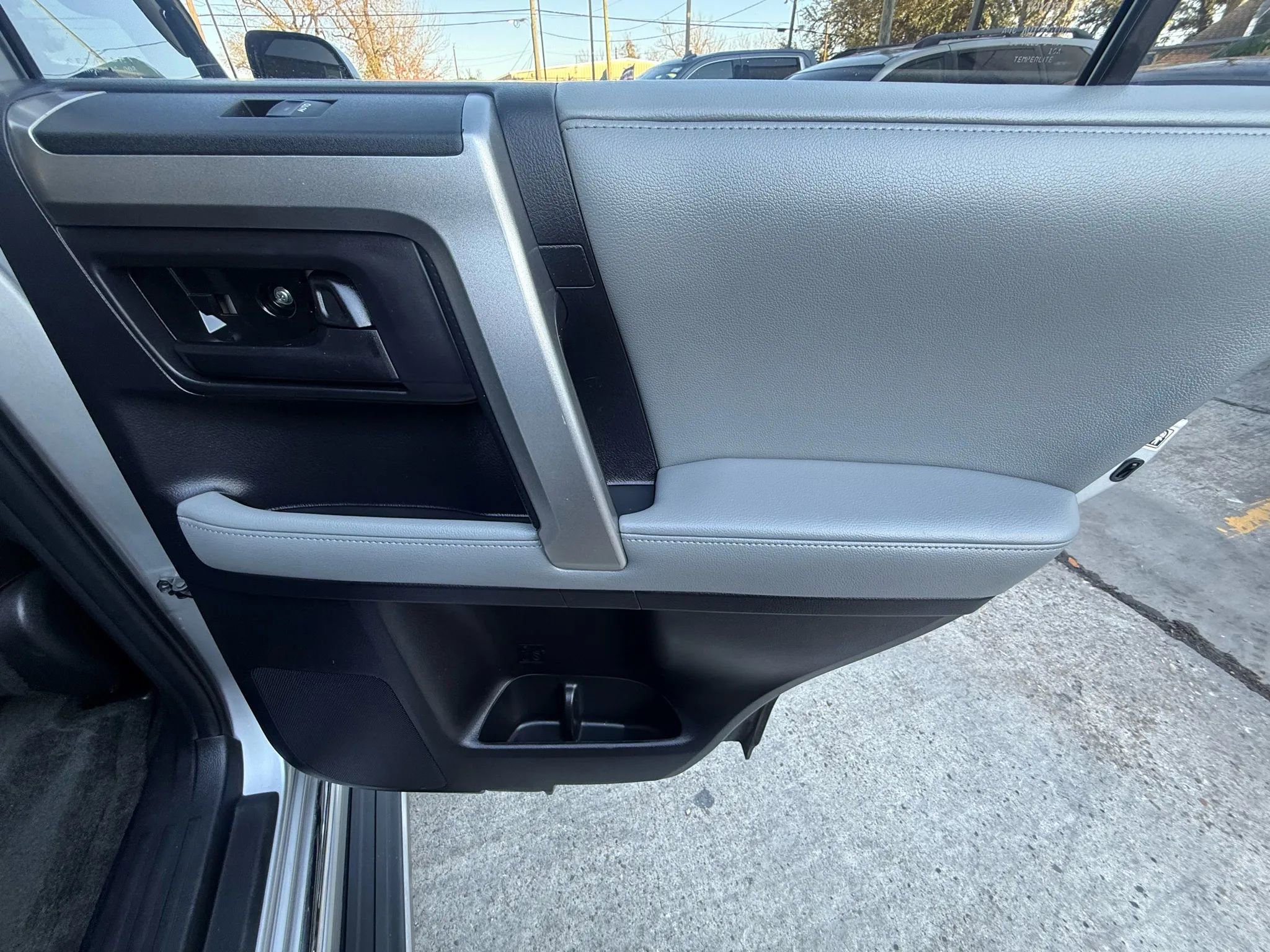 Used 2013 Toyota 4Runner SR5 image 22