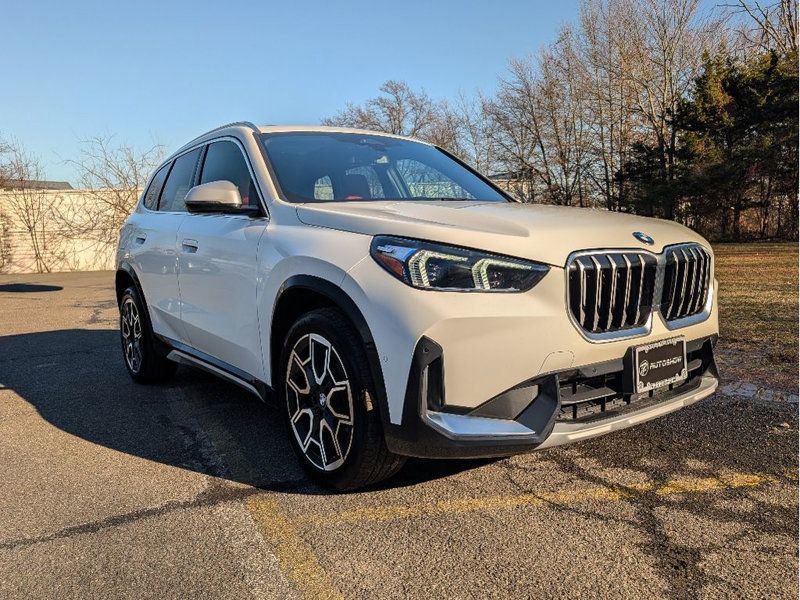 Used 2023 BMW X1 xDrive28i w/ Convenience Package AWD/4WD image 3