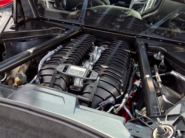 Used 2025 Chevrolet Corvette Z06 RWD image 12