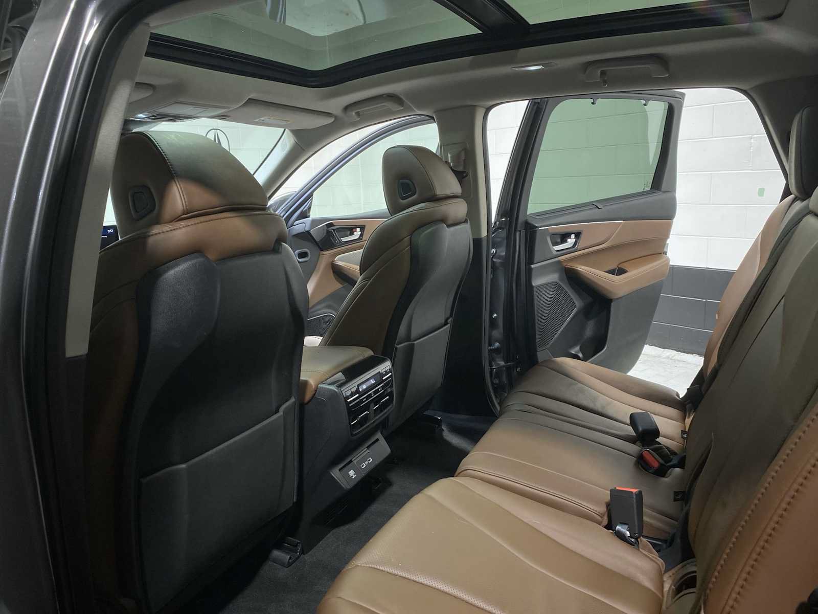 Certified 2024 Acura MDX SH-AWD w/ Technology Package image 12