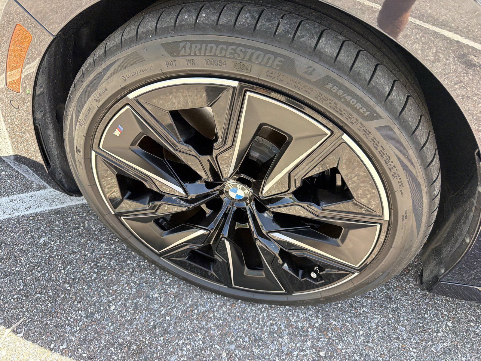 Certified 2024 BMW i7 xDrive60 w/ Executive Package AWD/4WD image 10